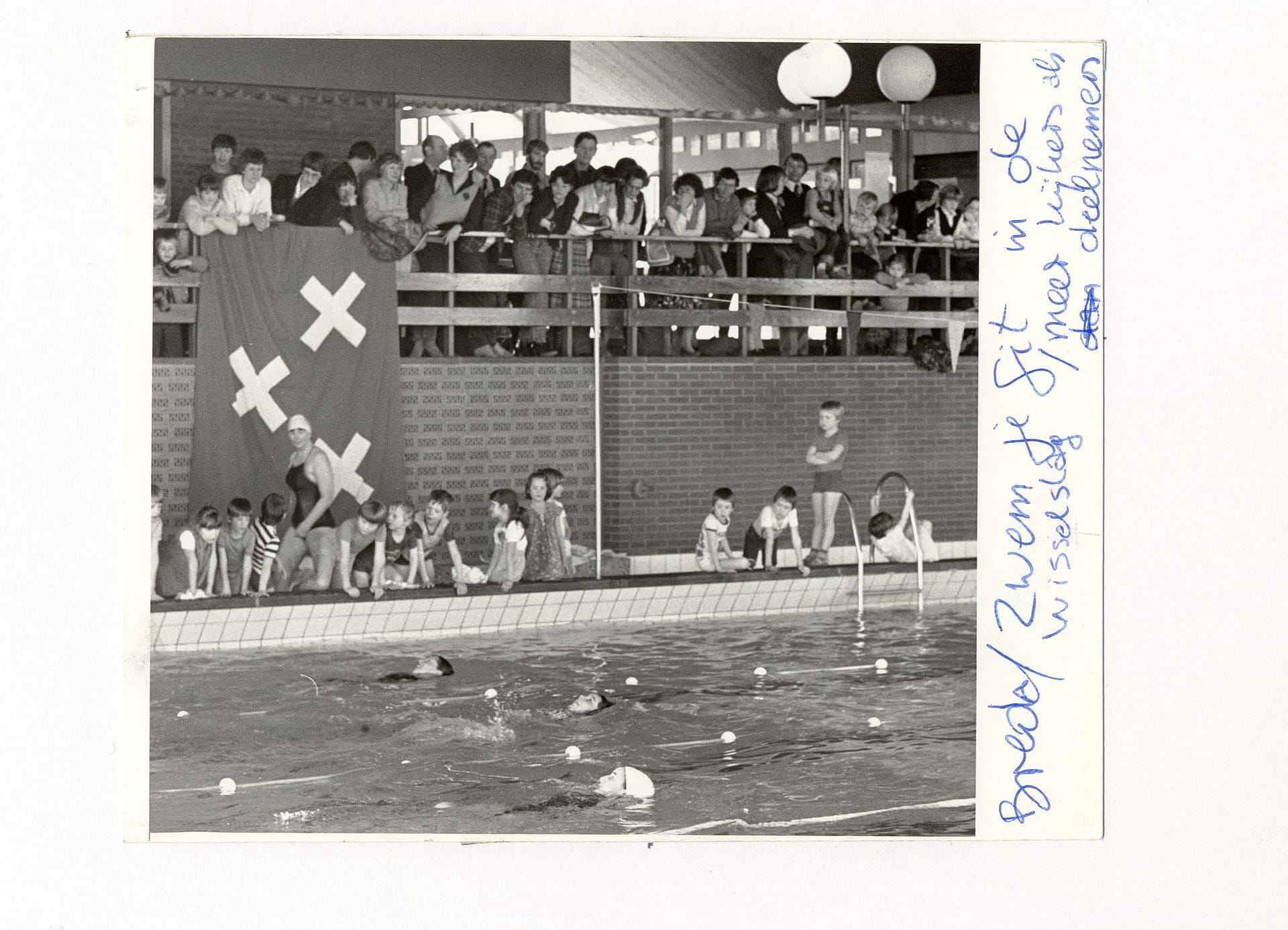Zwem je fit in de Wisselslag met meer kijkers dan deelnemers 1981 Zwem je fit in de Wisselslag met meer kijkers dan deelnemers 1981